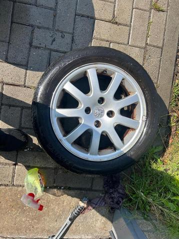 Peugeot 206 banden en velgen beschikbaar voor biedingen