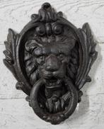 DEURKLOPPER LEEUW / gietijzer / 22 cm hoog