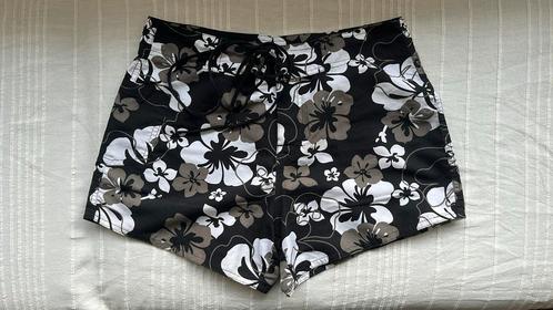 Dames strandshort maat M/L, Kleding | Dames, Badmode en Zwemkleding, Zo goed als nieuw, Zwembroek of Short, Zwart, Ophalen of Verzenden