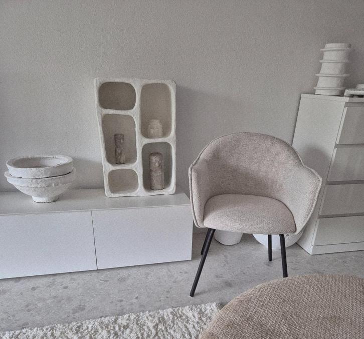 4 stevige boucle teddy eetkamerstoelen 1 maand oud Westwing, Huis en Inrichting, Stoelen, Zo goed als nieuw, Vier, Ophalen