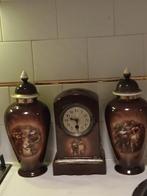 Aparte Klok met 2 Vazen.  Jaren 50, Antiek en Kunst, Antiek | Klokken, Ophalen of Verzenden