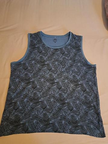 mouwloos shirts 2x beschikbaar voor biedingen