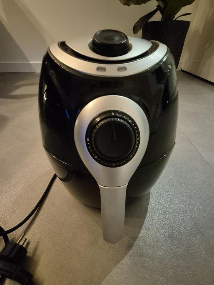 Airfryer bijna gratis, Witgoed en Apparatuur, Airfryers, Gebruikt, Airfryer, 1500 gram of meer, Ophalen