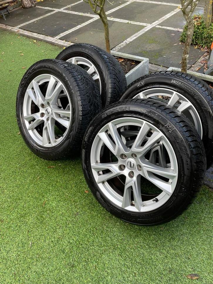 Originele Volvo Velgen 18 Inch Winterset, Auto-onderdelen, Banden en Velgen, Banden en Velgen, Winterbanden, 18 inch, 245 mm, Personenwagen
