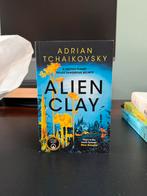 Alien Clay - Adrian Tchaikovsky, Boeken, Ophalen of Verzenden, Gelezen