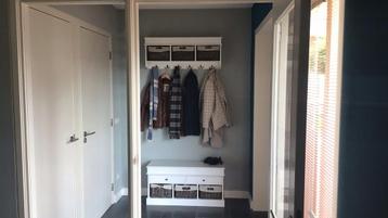 Garderobe kast en kapstok, wit (2 losse delen)