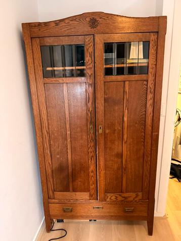 Antieke Jugendstil Kast van Eikenhout beschikbaar voor biedingen