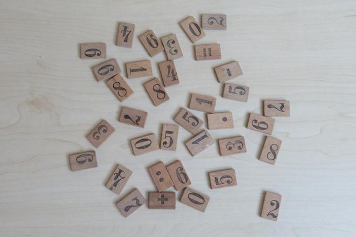 Vintage houten cijferblokjes om te leren rekenen, Verzamelen, Retro, Overige typen, Ophalen of Verzenden