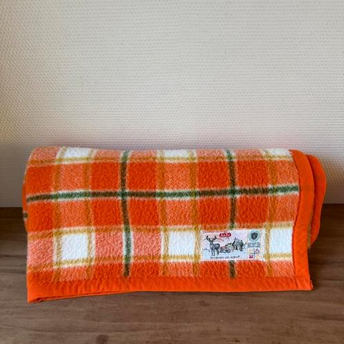 Klein Vintage Oranje Geruit Deken, Kinderkamer, Acryl, Aabe, Kinderen en Baby's, Dekens, Slaapzakjes en Inbakerproducten, Gebruikt