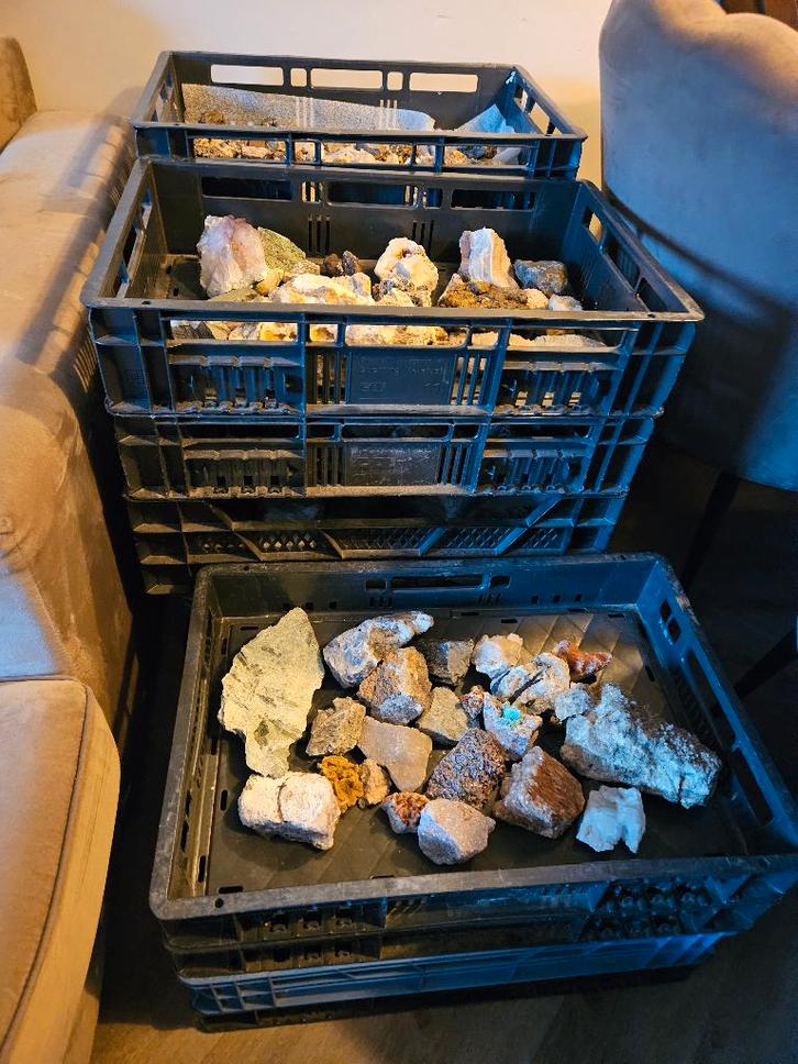 Grote mineralen verzameling van 13 kratten, Verzamelen, Mineralen en Fossielen, Ophalen