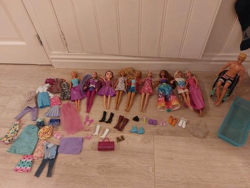 Te koop hele partij barbies incl. Barbiehuis, auto, dokter, Kinderen en Baby's, Speelgoed | Poppen, Zo goed als nieuw, Barbie