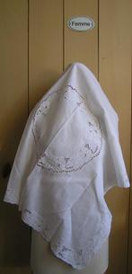 wit tafelkleed nr QQ 409, Huis en Inrichting, Tafelkleden, Verzenden, Zo goed als nieuw, Vierkant, Binnen