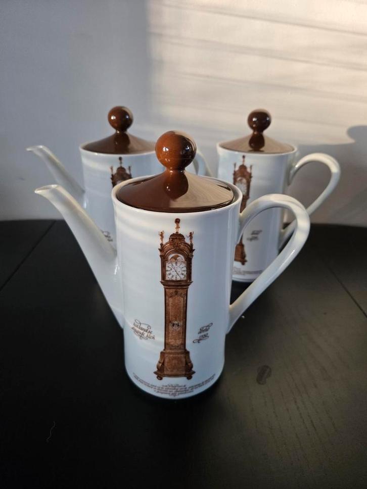 Div. delen klokkenservies Mitterteich porzellan, Huis en Inrichting, Keuken | Servies, Gebruikt, Kop(pen) en/of Schotel(s), Overige stijlen