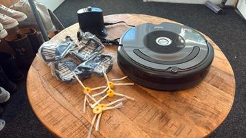 Roomba 676 Robot stofzuiger beschikbaar voor biedingen