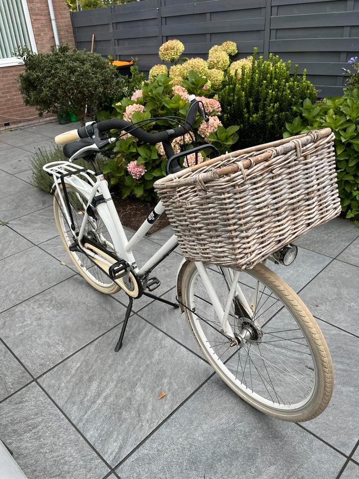 Batavus BUB Damesfiets Wit 56cm, Fietsen en Brommers, Fietsen | Dames | Damesfietsen, Gebruikt, Batavus, (Extra) lage instap, 56 cm of meer