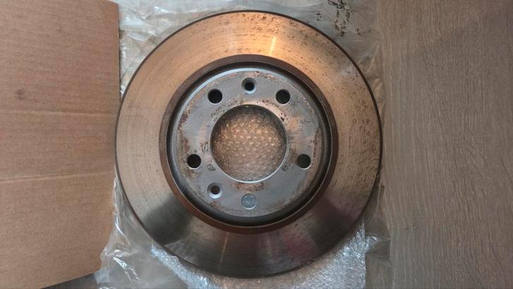 Remschijven achter zo goed als nieuw, Auto-onderdelen, Remmen en Aandrijving, Citroën, Peugeot, Nieuw, Ophalen