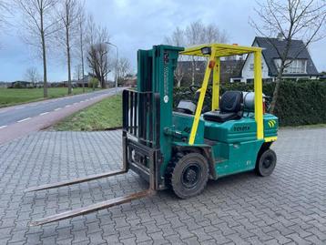 Toyota 42 5fgf25 2.5 Toyota heftruck LPG TRIPLO (bj 1992) beschikbaar voor biedingen