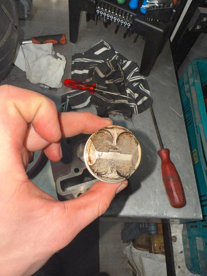 Piaggio 4T 4V 50cc Cilinder + Zuiger, Fietsen en Brommers, Scooters | Piaggio, Zo goed als nieuw, Overige modellen, Maximaal 45 km/u