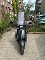 Vespa sprint 2021, Fietsen en Brommers, Scooters | Vespa, Ophalen, Maximaal 45 km/u, Vespa S, Zo goed als nieuw