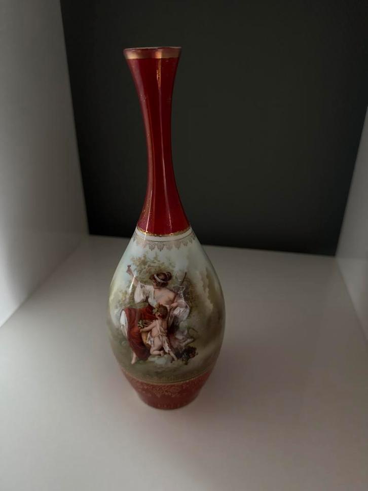 Elegante Vintage Vaas met Romantisch Tafereel, Antiek en Kunst, Antiek | Vazen, Ophalen of Verzenden