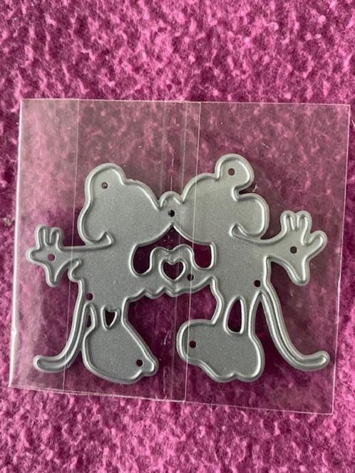 snijmal Mickey en Minnie mouse kussen liefde hart, Hobby en Vrije tijd, Kaarten | Zelf maken, Nieuw, Pons of Mal, Disney, Ophalen of Verzenden