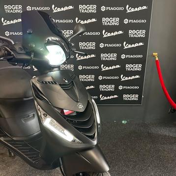 Vespa Sprint 50 4T 2V Matcha Green 2016 Level10 / Angel eye beschikbaar voor biedingen