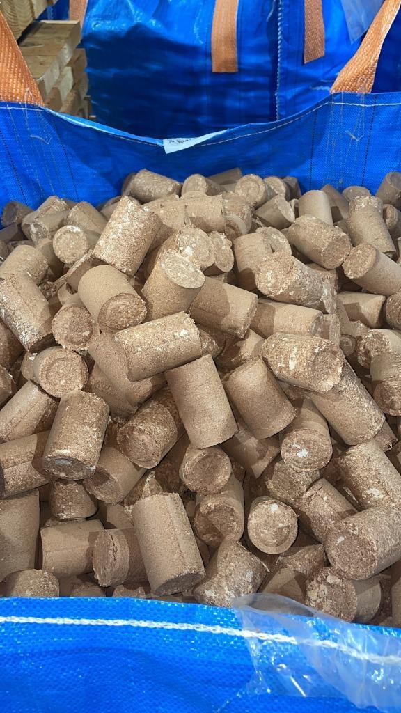 Hardhout briketten, zomeraanbieding wegens grote voorraad!, Tuin en Terras, Haardhout, Blokken, Overige houtsoorten, 6 m³ of meer