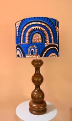 Vintage lampenvoet met nieuwe Afrikaanse lampenkap, Huis en Inrichting, Lampen | Lampenkappen, Bruin, Rond, Ophalen of Verzenden