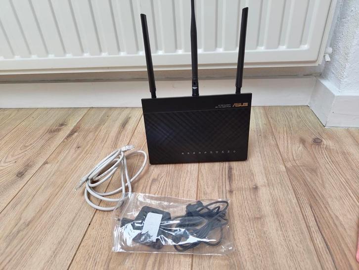 ASUS RT-AC68U AC1900 Dual-Band Router, Computers en Software, Routers en Modems, Gebruikt, Router, Ophalen of Verzenden
