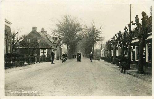 (380-759-001) Twijzel Dorpsstraat, Verzamelen, Ansichtkaarten | Nederland, Friesland, Verzenden