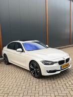 BMW 3-Serie 2.0IX 320 135KW Aut8 (f30) 2012 Wit, Auto's, Achterwielaandrijving, 74 €/maand, 4 cilinders, Wit