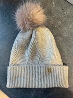 Calvin Klein muts met pompon, Ophalen of Verzenden, Zo goed als nieuw, One size fits all, Pet