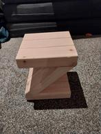 Kleine houten tafel, Huis en Inrichting, Tafels | Salontafels, Ophalen of Verzenden, Zo goed als nieuw