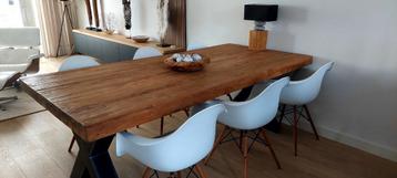6x Eames Vitra replica kuipstoelen incl. kussentjes 