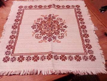 3 oude kleedjes 102 cm/43 cm
2 van 42/42 cm beschikbaar voor biedingen