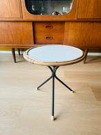 Vintage Rotan Bijzettafeltje, Huis en Inrichting, Tafels | Sidetables, Gebruikt, Rond, Minder dan 50 cm, Ophalen of Verzenden