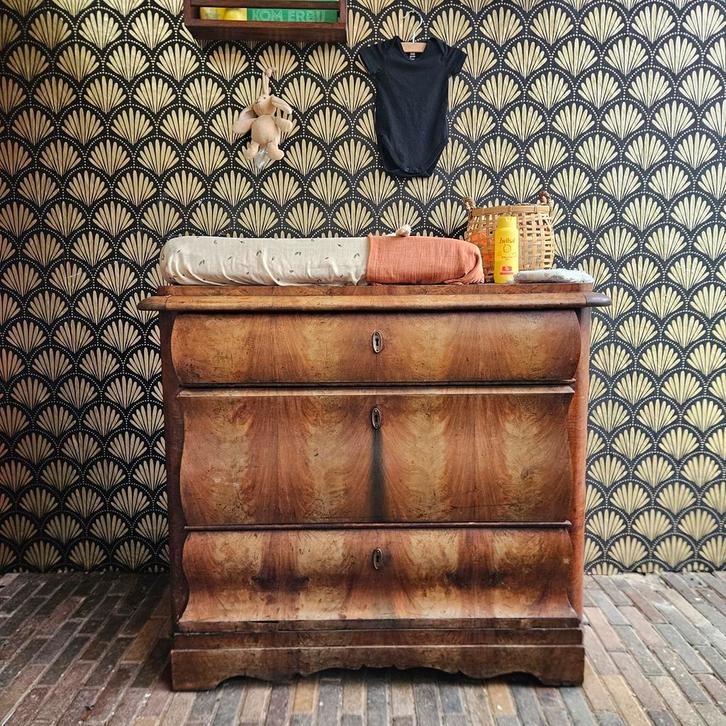 Mooie vintage notenhouten commode/dressior, Huis en Inrichting, Kasten | Ladekasten, Gebruikt, Minder dan 100 cm, 50 tot 100 cm