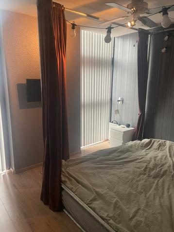 Steigerbuizen, gemaakt als frame voor hemelbed met gordijnen beschikbaar voor biedingen