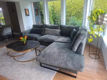 Mooie loungebank hoekbank inclusief kussens beschikbaar voor biedingen