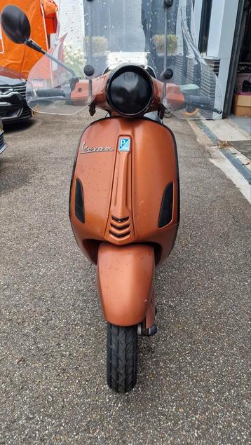 Vespa Scooter 50cc - Injectie - Goede Staat beschikbaar voor biedingen