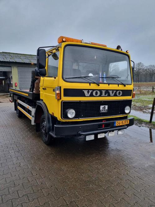 Oldtimer vrachtwagen 1979 Volvo F408 oprijwagen, Auto's, Oldtimers, Particulier, Volvo, Diesel, Overige carrosserieën, Handgeschakeld