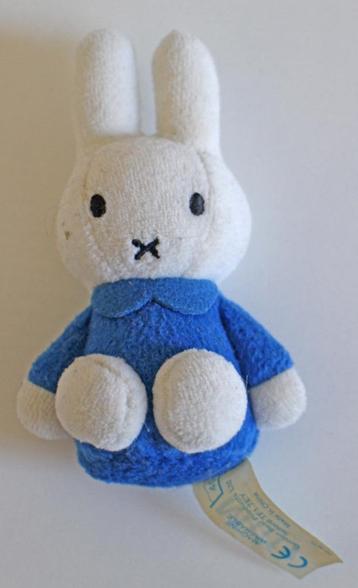 Nijntje knuffel met zuignap voor bv op de autoruit onderweg beschikbaar voor biedingen