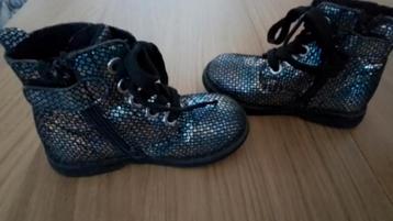 UGG meisjes laars bruin maat 22  NELSON  stapper maat  22 beschikbaar voor biedingen