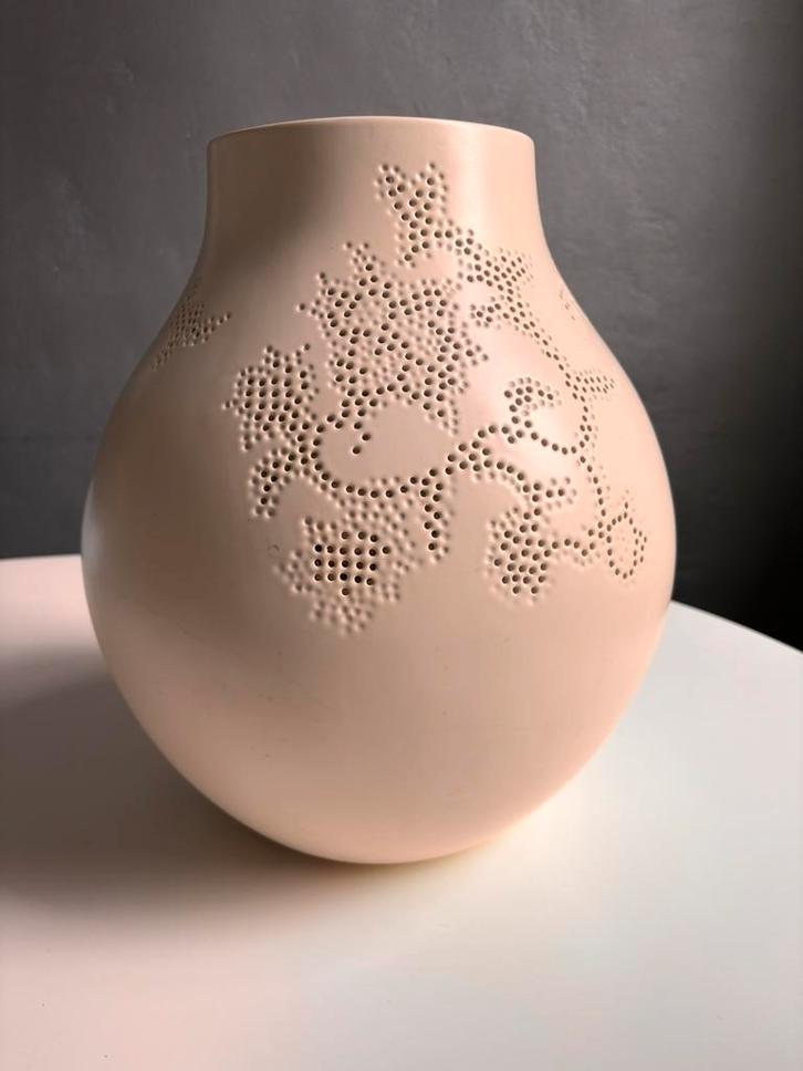 IKEA vaas Hella Jongerius, Huis en Inrichting, Woonaccessoires | Vazen, Zo goed als nieuw, Wit, Minder dan 50 cm, Aardewerk of Porselein