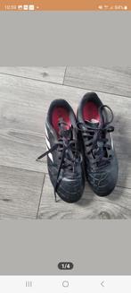 Adidas voetbal schoenen te koop, Maat XS of kleiner, Ophalen of Verzenden, Zo goed als nieuw, Schoenen
