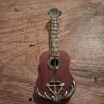 Miniatuur Gitaar Hout & Zilver - 800 Gemerkt beschikbaar voor biedingen