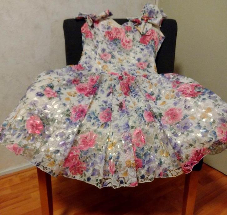Ronnetta fleurige jurk feest vintage retro maat M, Kleding | Dames, Jurken, Zo goed als nieuw, Maat 38/40 (M), Wit, Boven de knie