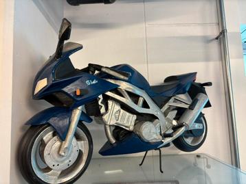 Handgemaakte houten Suzuki SV 1000 S beschikbaar voor biedingen