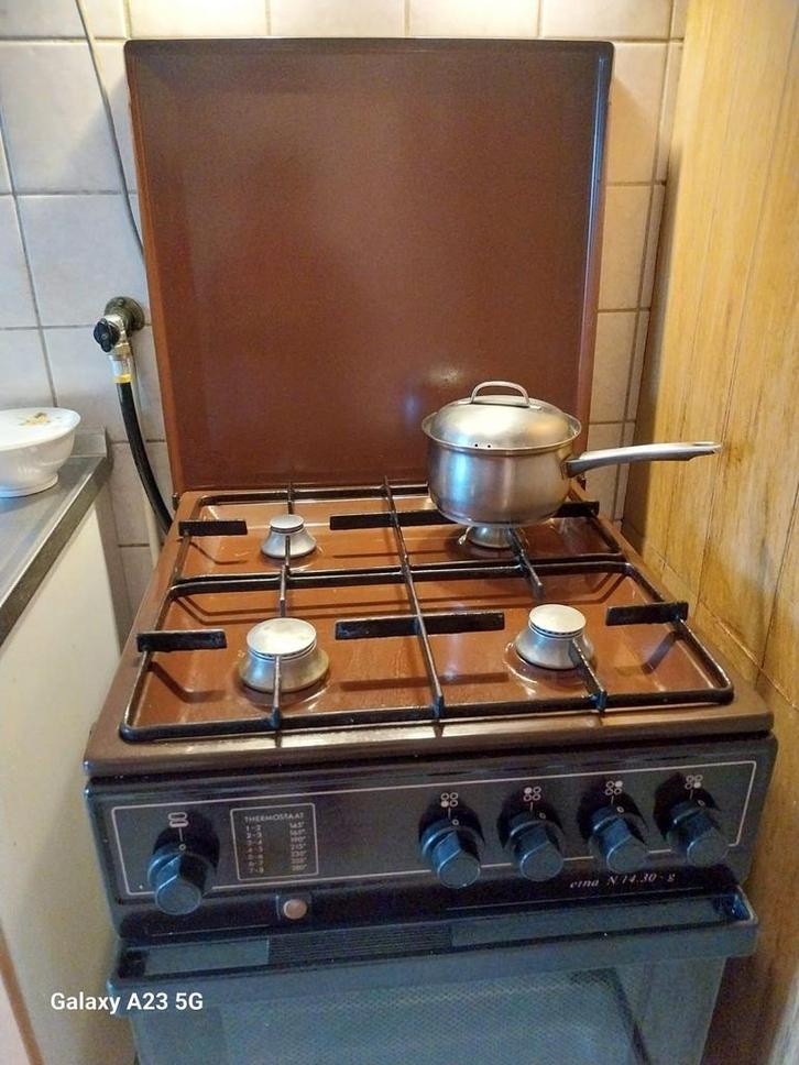 Gaspit met Oven - Eenvoudig en Functioneel, Witgoed en Apparatuur, Fornuizen, Gebruikt, Vrijstaand, Gas, 4 kookzones, Minder dan 85 cm