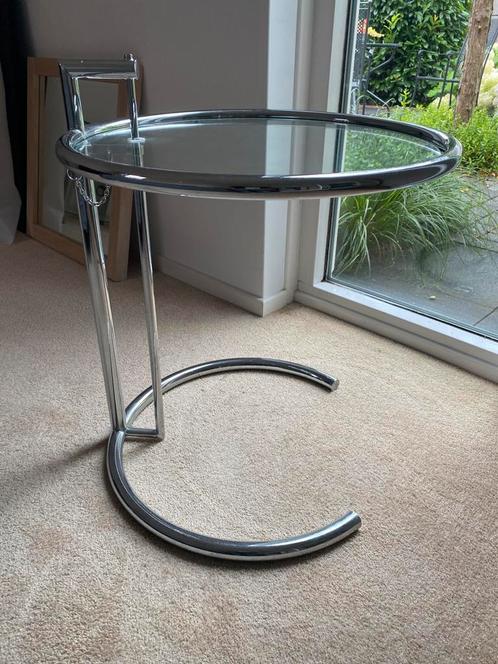 Eileen Gray bijzettafel chroom Doorsnee 50cm. Hoogte 53cm., Huis en Inrichting, Tafels | Bijzettafels, Zo goed als nieuw, Rond